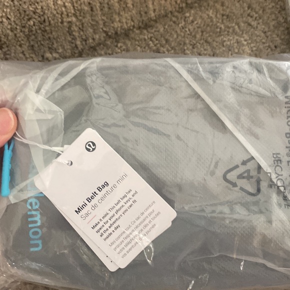 LULULEMON MINI BELT BAG IN CAROB! - Picture 11 of 11